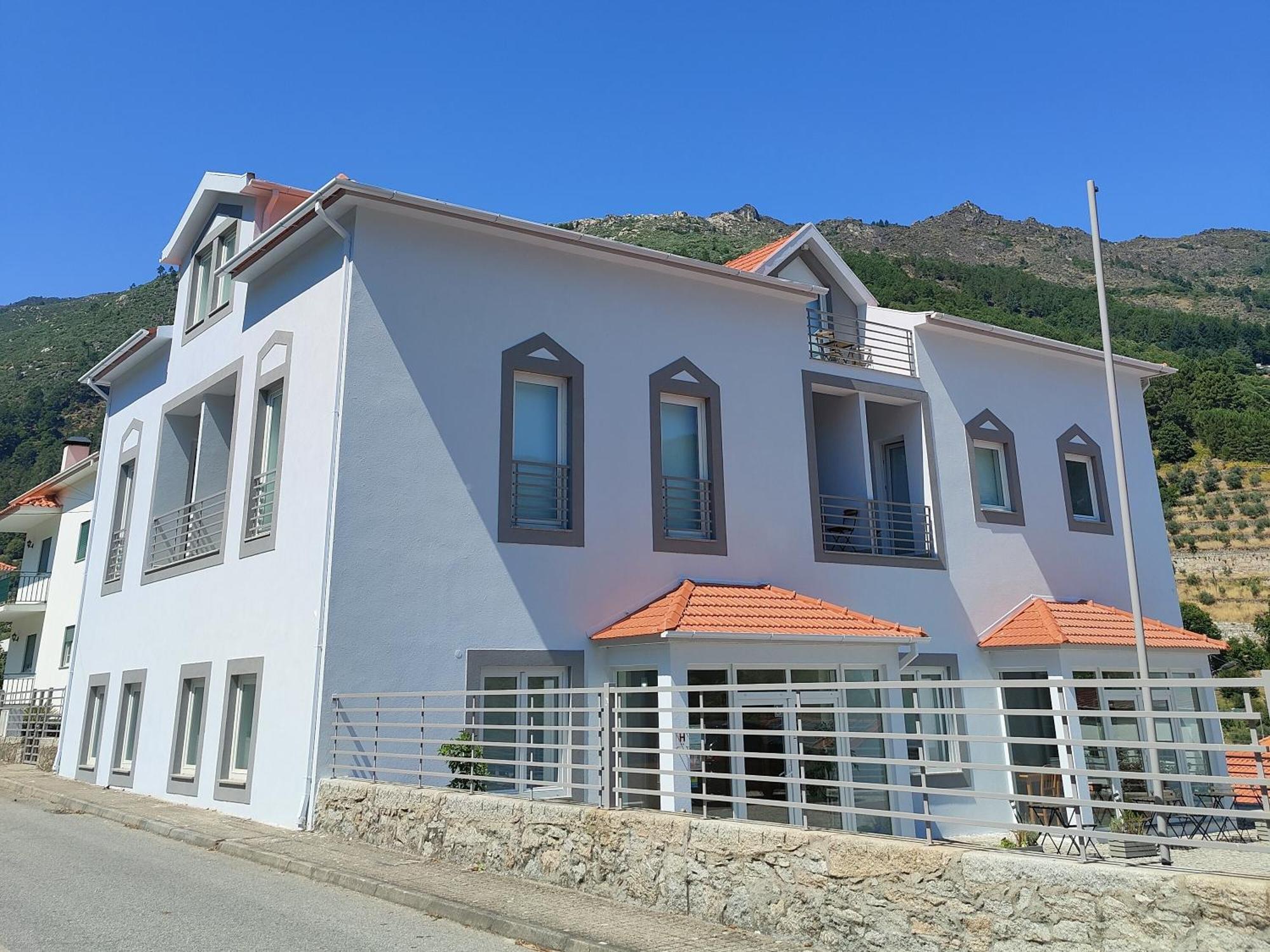 מנטגאס Vale Do Zezere Hotel מראה חיצוני תמונה